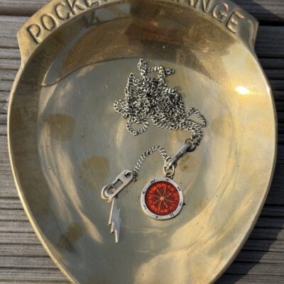 Sister hook chain with 2 charms : Silver compass with red enemal / silver thunderbolt